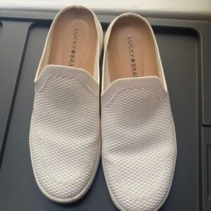 Lucky brand slides, barely worn!
